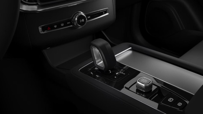 Volvo XC90 B5 AWD AUT CORE 7míst na operativní leasing