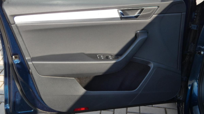 Škoda Superb 1.4 TSI iV Ambition DSG na operativní leasing