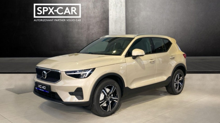 Volvo XC40 CORE, B3 FWD, 120+10 kW / 163+14 HP na operativní leasing