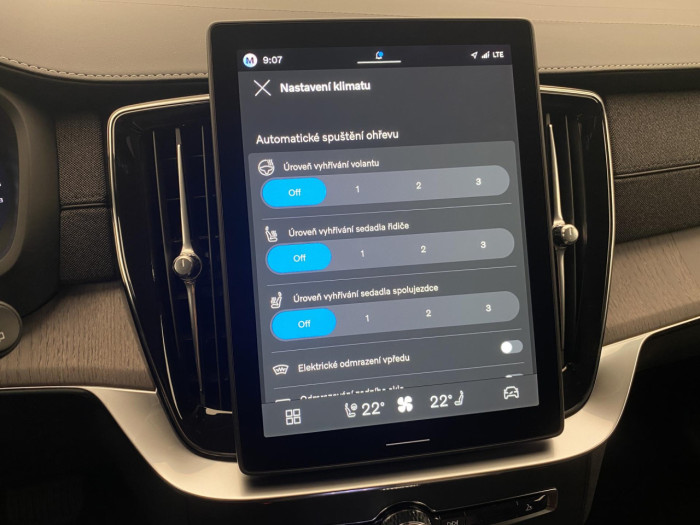 Volvo XC90 B5 AWD AUT DARK PLUS na operativní leasing