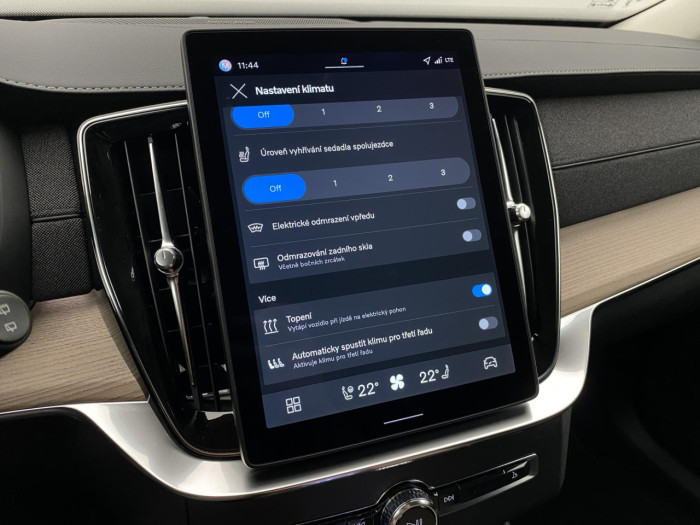 Volvo XC90 T8 AWD RECHARGE BRIGHT PLUS 7m na operativní leasing