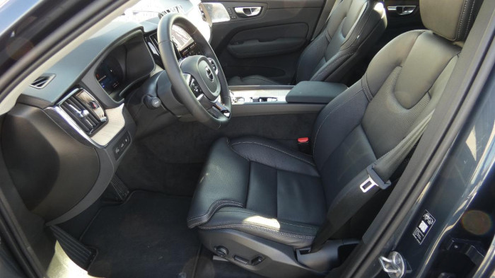 Volvo XC60 T8 Plug-In Hybdrid AWD aut. Ul na operativní leasing