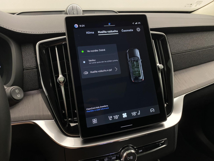 Volvo XC90 T8 AWD Plug-in DARK ULTRA na operativní leasing
