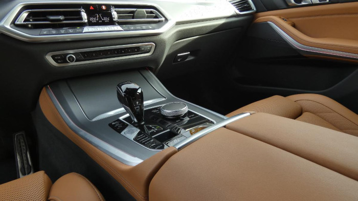 Lexus NX 350h 2.5 E-CVT Comfort Top na operativní leasing