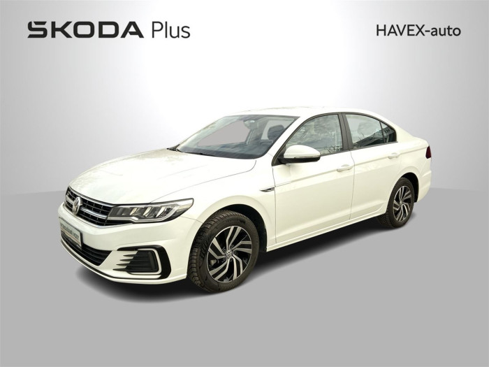 Volkswagen E-Bora 100 kW DSG na operativní leasing