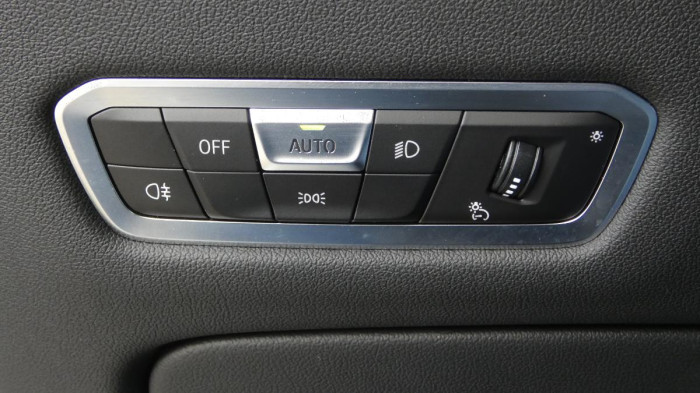 BMW X5 xDrive 40i na operativní leasing