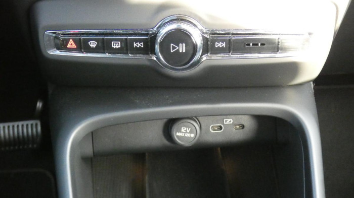 Volvo XC40 B3 mHEV Core aut. na operativní leasing