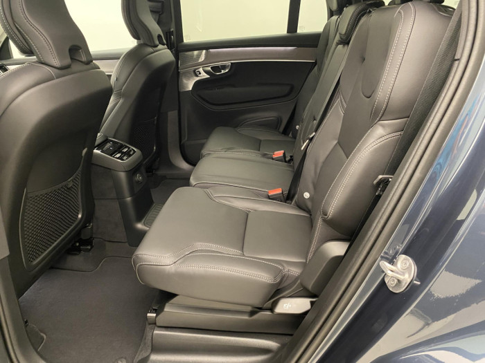 Volvo XC90 T8 AWD Plug-in DARK PLUS 7m na operativní leasing