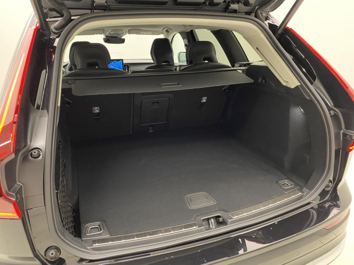 Volvo XC60 B5 AWD AUT BRIGHT PLUS na operativní leasing