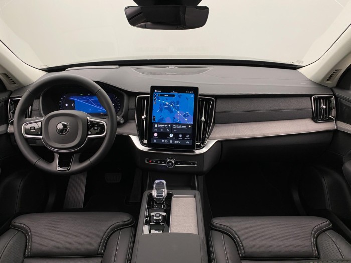 Volvo XC90 B5 AWD AUT DARK PLUS 7míst na operativní leasing