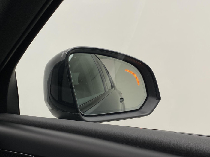 Volvo XC40 B3 AUT DARK PLUS na operativní leasing