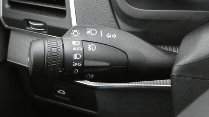 Volvo XC90 B5 AWD Core 7 míst na operativní leasing