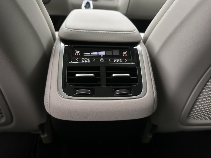 Volvo XC90 B5 AWD AUT DARK ULTRA 7 míst na operativní leasing