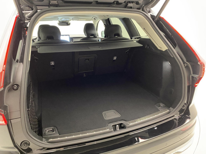 Volvo XC60 B5 AWD AUT BRIGHT PLUS na operativní leasing