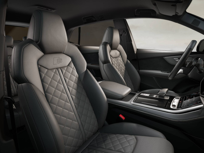 Audi Q8 SUV 50 Quattro 8TT 3,0TDI / 210kW na operativní leasing