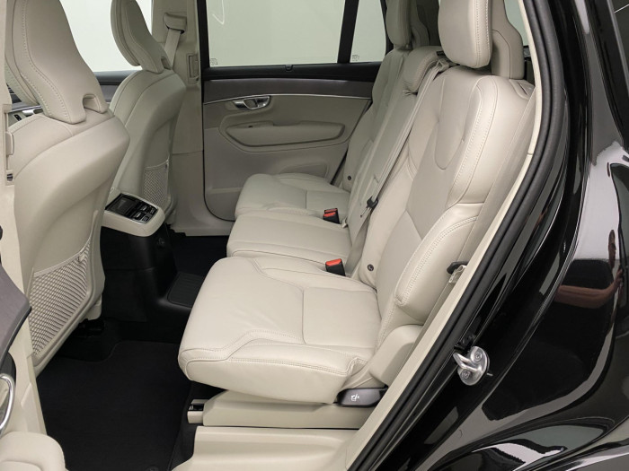Volvo XC90 T8 AWD Plug-in DARK ULTRA na operativní leasing