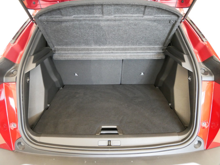 Peugeot 2008 1.2 PureTech 96 kW Allure Pack na operativní leasing