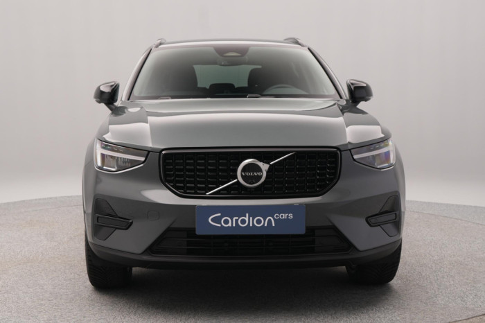 Volvo XC40 B3 AUT DARK PLUS na operativní leasing