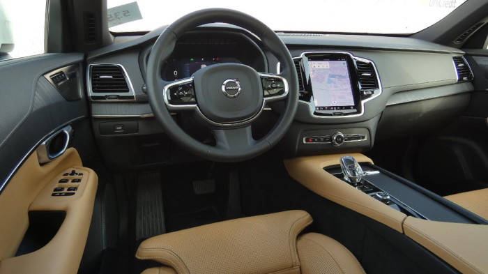 Volvo XC90 B5 AWD Plus Bright 7 míst na operativní leasing