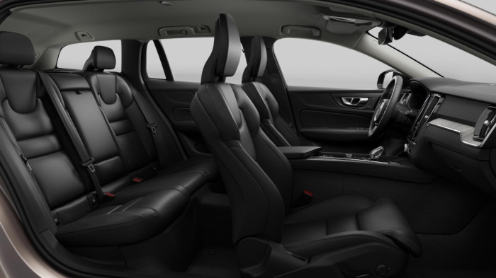 Volvo V60 B4 AUT DARK PLUS na operativní leasing