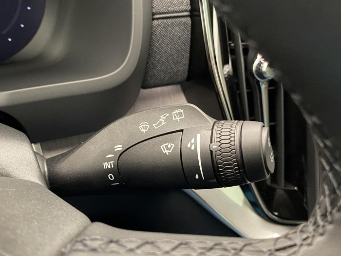 Volvo XC90 T8 AWD Plug-in DARK ULTRA na operativní leasing