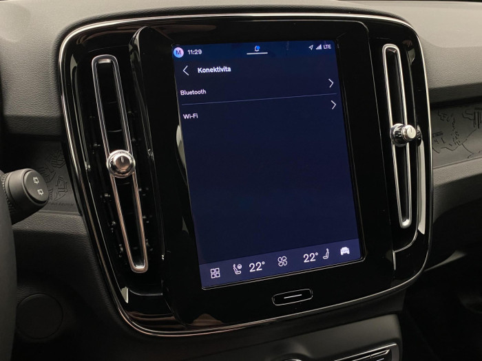Volvo EX40 SINGLE MOTOR ELETRIC PLUS na operativní leasing