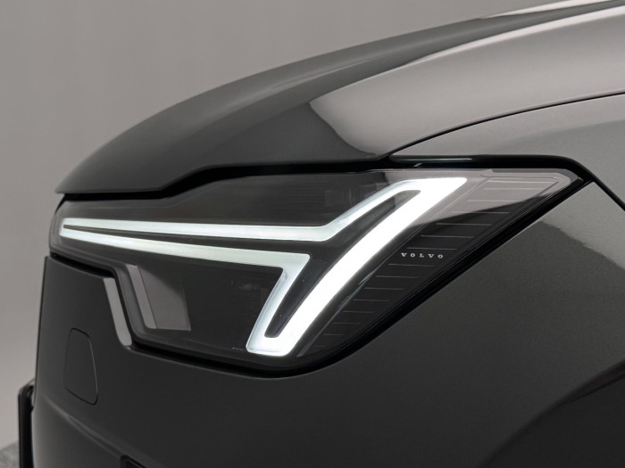 Volvo XC90 T8 AWD Plug-in DARK PLUS 7m na operativní leasing