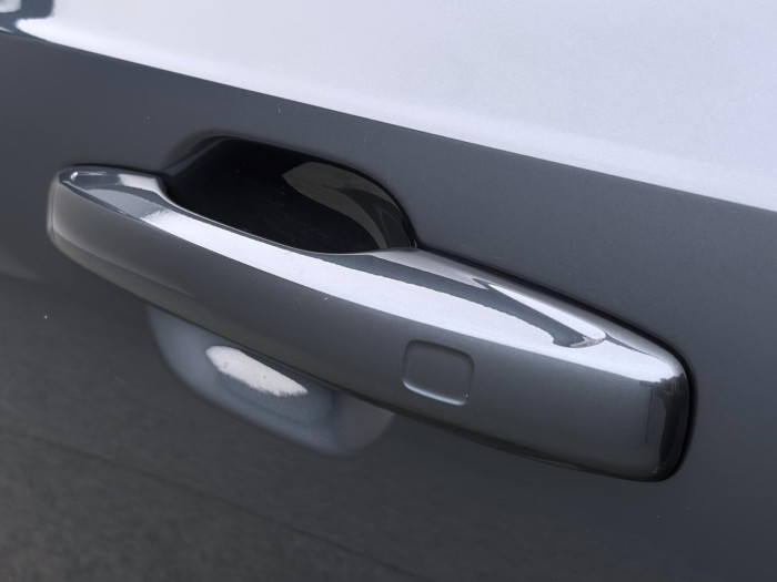 Volvo XC90 T8 AWD Plug-in DARK PLUS 7m na operativní leasing