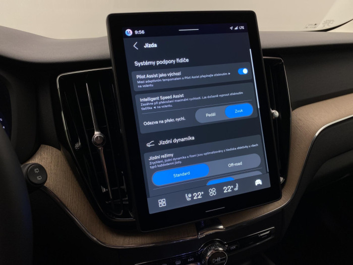 Volvo XC60 B5 AWD AUT BRIGHT PLUS na operativní leasing