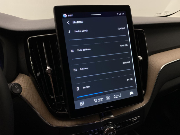Volvo XC60 B5 AWD AUT BRIGHT PLUS na operativní leasing