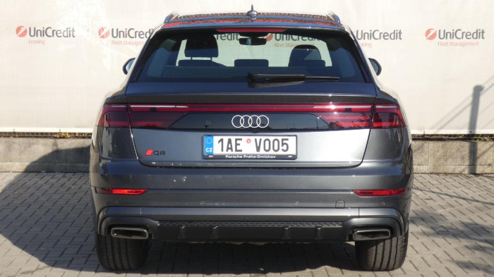 Audi Q8 55 TFSI quattro tiptronic na operativní leasing