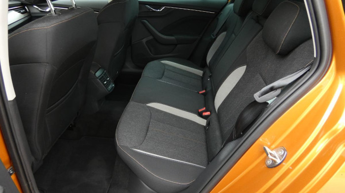 Volkswagen Passat 2.0 TDI 147kW BMT 4MOT DSG Ele na operativní leasing