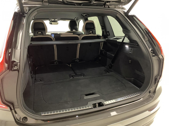 Volvo XC90 T8 AWD RECHARGE BRIGHT PLUS 7m na operativní leasing