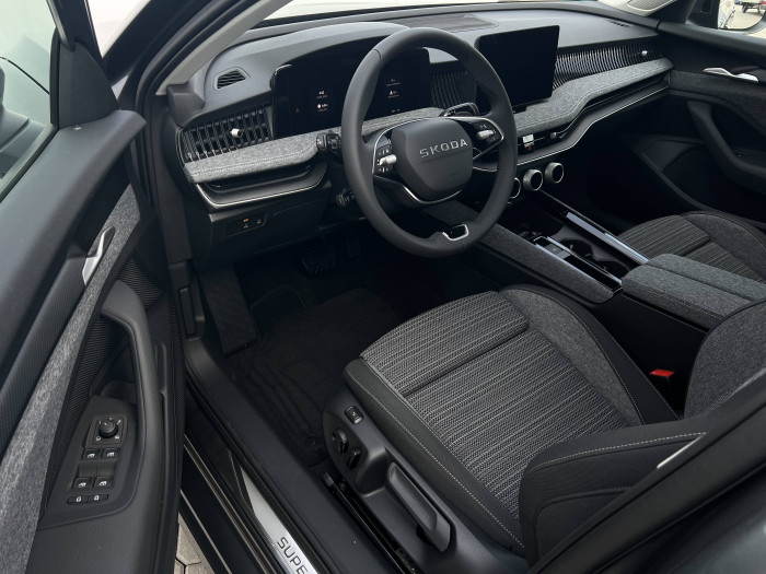 Škoda Superb Combi Selection 7DSG 2,0TDI / 110kW na operativní leasing
