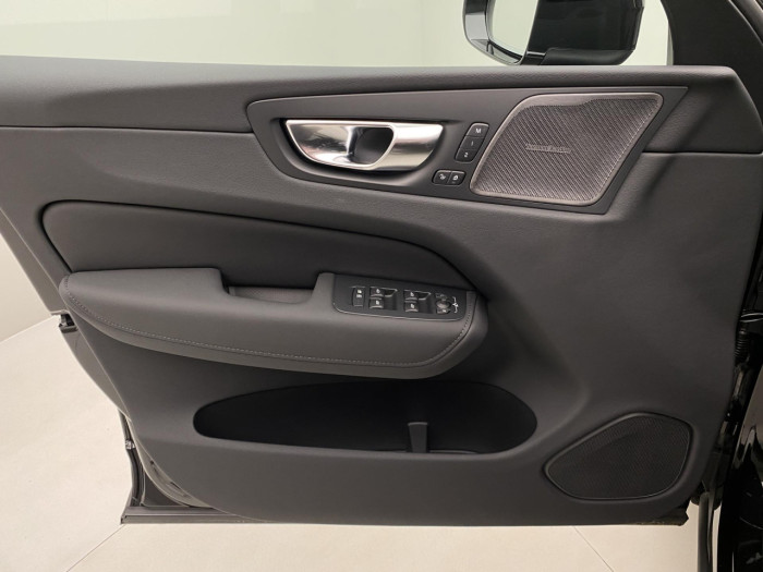 Volvo XC60 B5 AWD AUT BRIGHT PLUS na operativní leasing