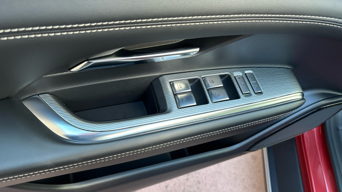 Mazda 6e 68.8 kWh Takumi - Soul Red Crystal - Full Servis na operativní leasing