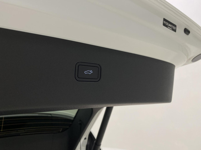 Volvo EX30 P5 LONG RANGE ELETRIC PLUS na operativní leasing
