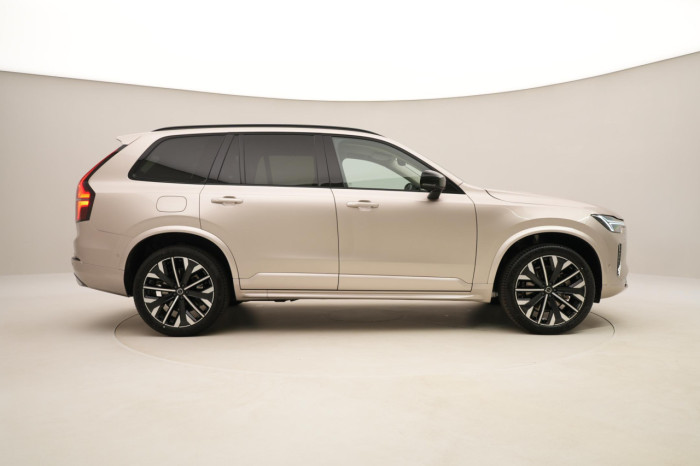 Volvo XC90 B5 AWD AUT DARK PLUS 7míst na operativní leasing