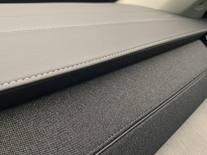 Volvo XC90 T8 AWD Plug-in DARK PLUS 7m na operativní leasing