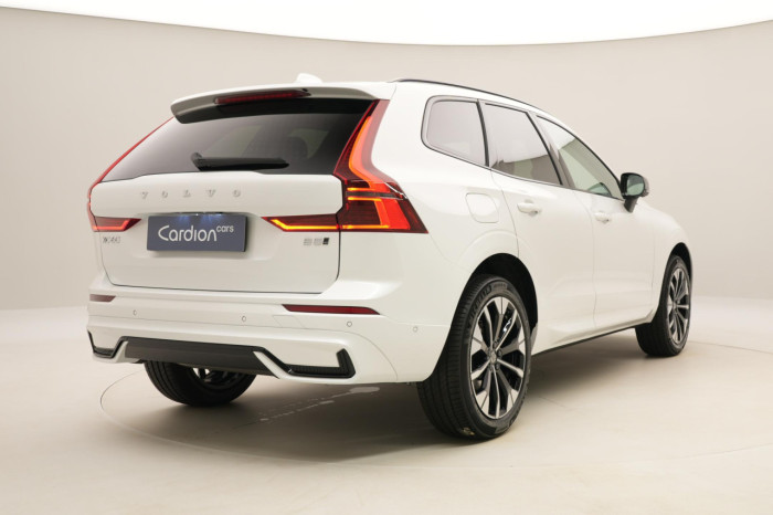 Volvo XC60 B5 AWD AUT DARK PLUS na operativní leasing