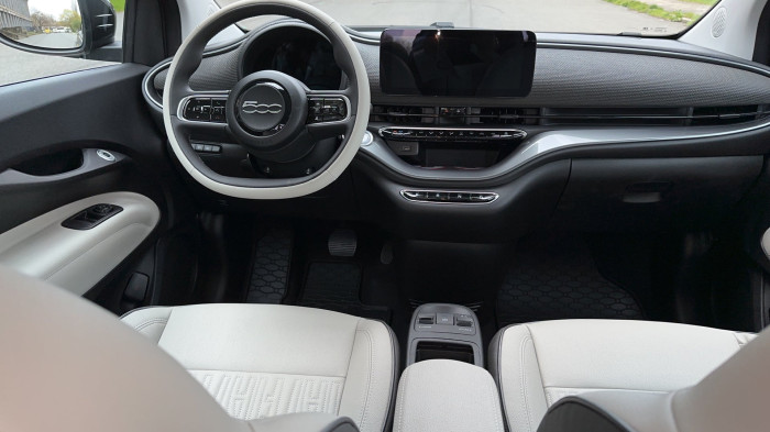 FIAT 500e - La Prima by Bocelli 42kWh - Elektro - Automat - 4x2 na operativní leasing