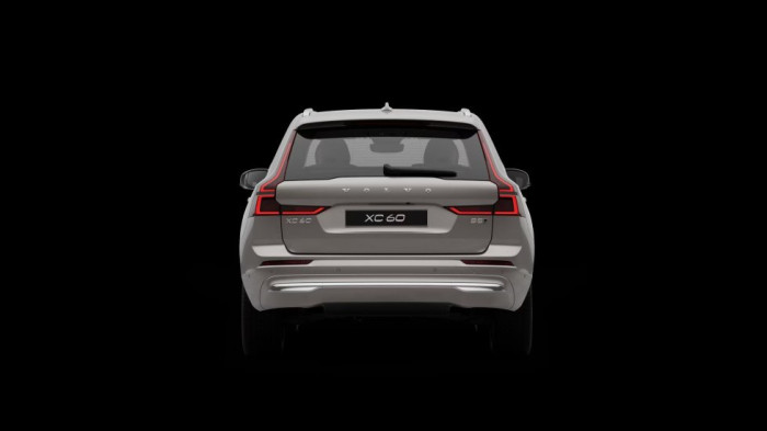 Volvo XC60 ULTRA BRIGHT, B5 AWD, 184+10 kW / 250+14 HP na operativní leasing