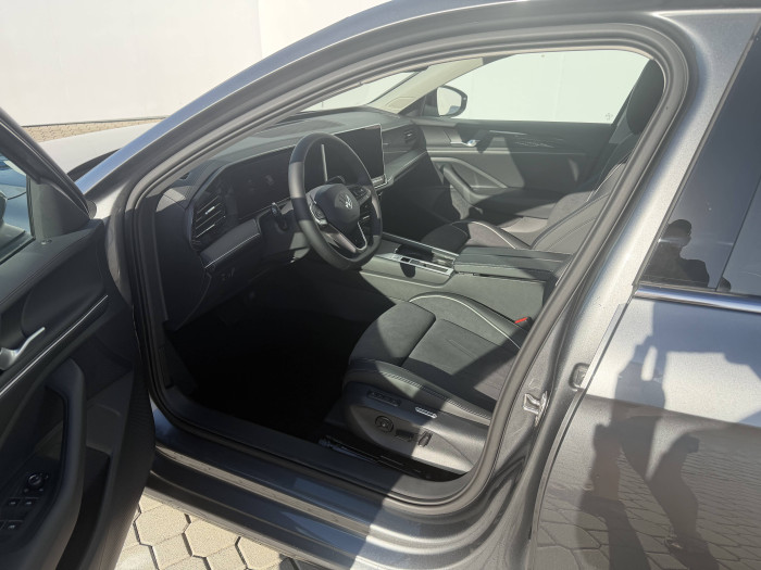 Volkswagen Passat Business 7DSG mHEV 1,5eTSI / 110kW na operativní leasing