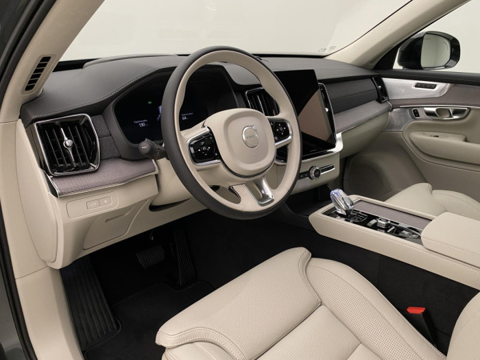 Volvo XC90 T8 AWD Plug-in DARK ULTRA na operativní leasing