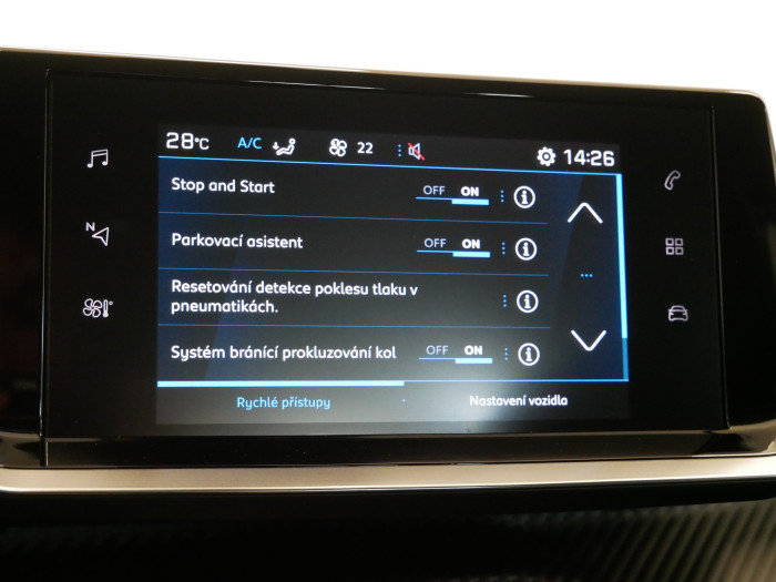 Peugeot 2008 1.2 PureTech 96 kW Allure Pack na operativní leasing