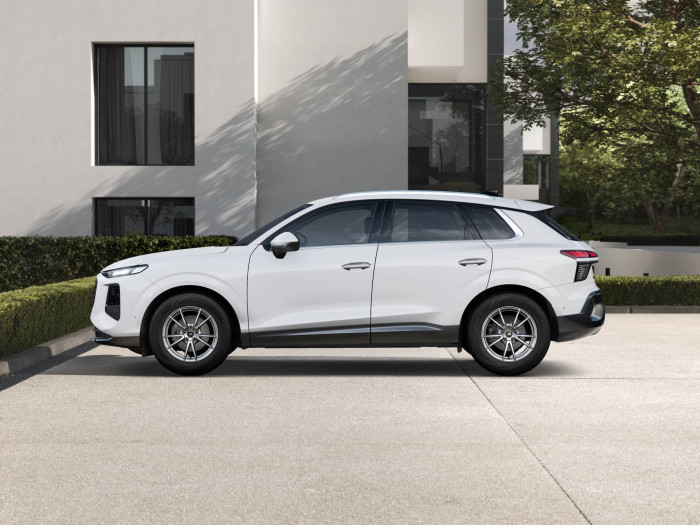 Audi Q3 TFSI 110 kW ST7 na operativní leasing