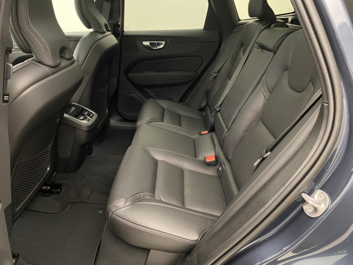 Volvo XC60 B5 AWD AUT ULTRA BLACK EDITION 2.0 Edition na operativní leasing
