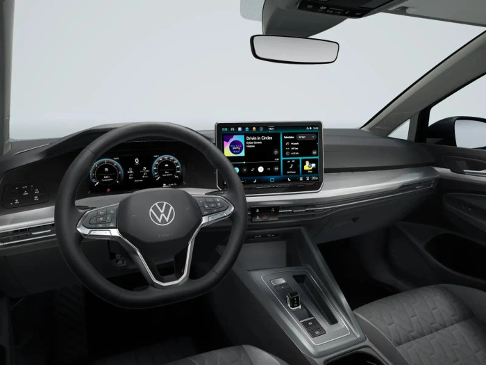 Volkswagen Golf People 1.5 TSI 85 kW Benzín Automatická převodovka na operativní leasing