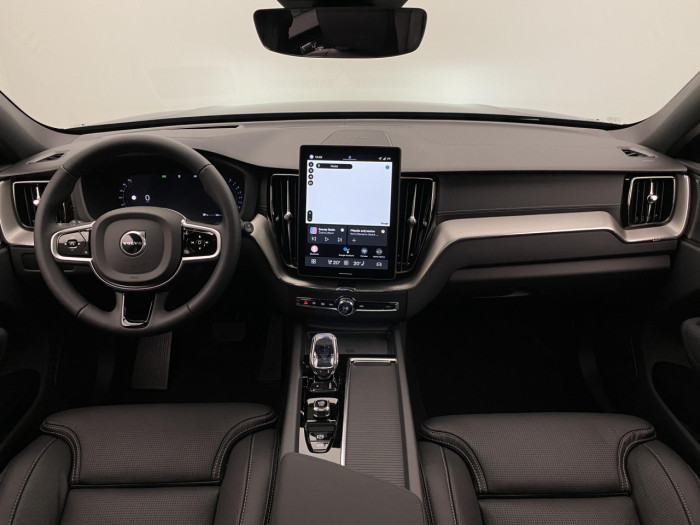 Volvo XC60 B5 AWD AUT ULTRA BLACK EDITION 2.0 Edition na operativní leasing