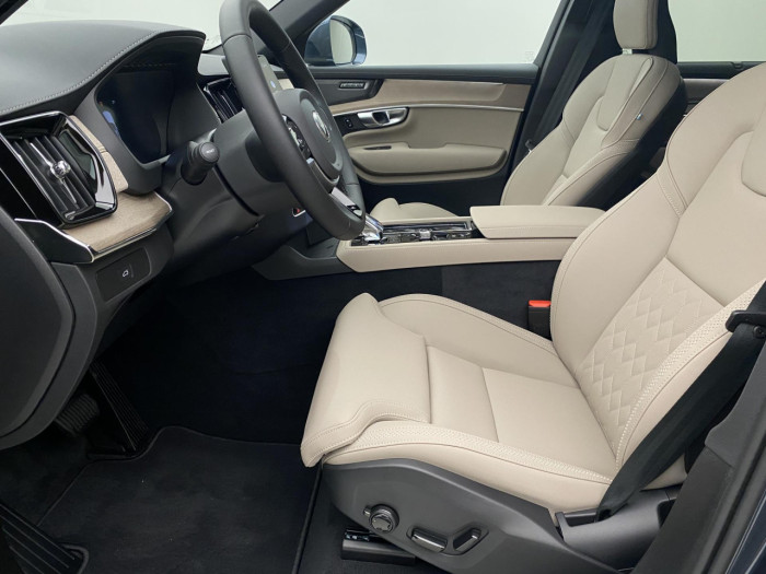 Volvo XC90 B5 AWD AUT BRIGHT PLUS 7míst na operativní leasing